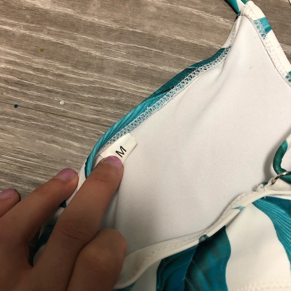 Cute Blue and White bikini (top and bottom) - Picture 6 of 6